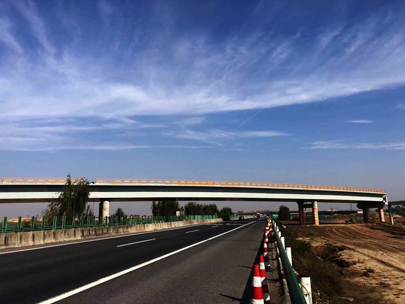 中鐵十六局集團(tuán)濮衛(wèi)高速跨大廣高速鋼箱梁工程(2600t)