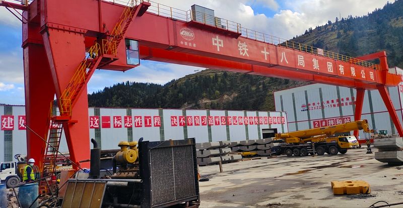 中鐵十八局新建川藏鐵路雅安至林芝段 ME 150+15016T 33M 2 拷貝